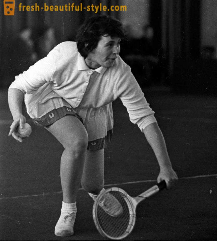 Anna Dmitrieva: biografi, tarikh lahir, mencapai kerjaya dalam tenis dan sukan pengulas