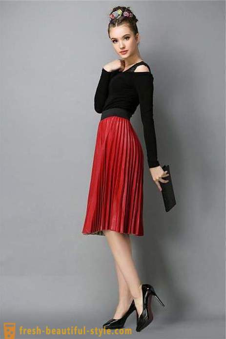 Apa yang perlu dipakai dengan berlipat skirt: cadangan stylists