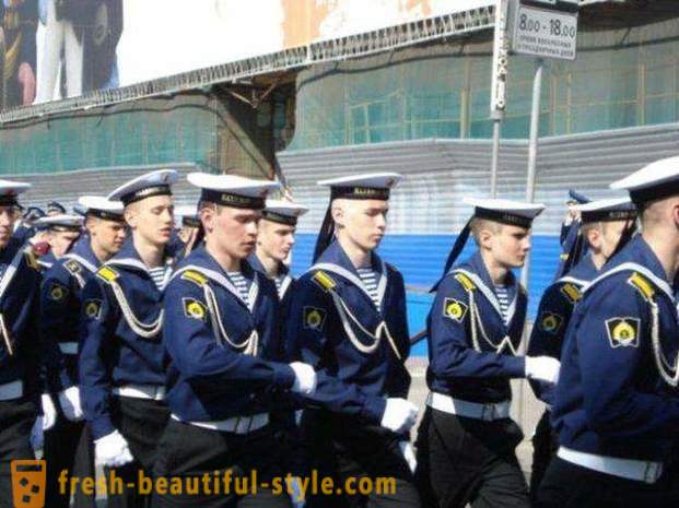 Kasual dan pakaian seragam Tentera Laut