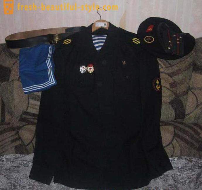 Kasual dan pakaian seragam Tentera Laut
