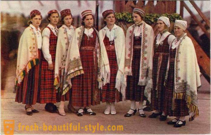 Orang-orang bukan Slavic, di mana kebanyakan 