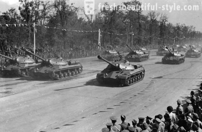 Kenapa Kesatuan Soviet menunjuk kepada perarakan di Berlin, IS-3 tangki