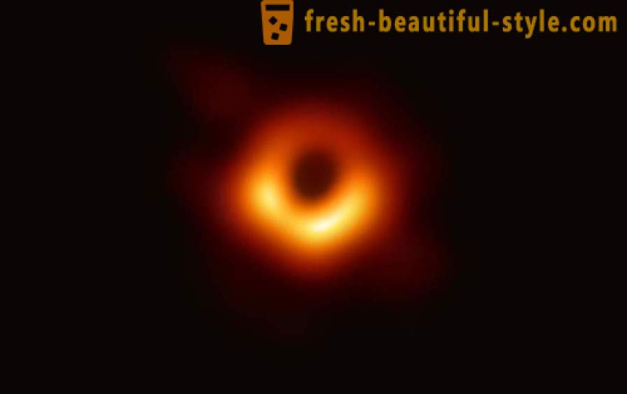 Ia dibentangkan imej pertama lubang hitam supermassive
