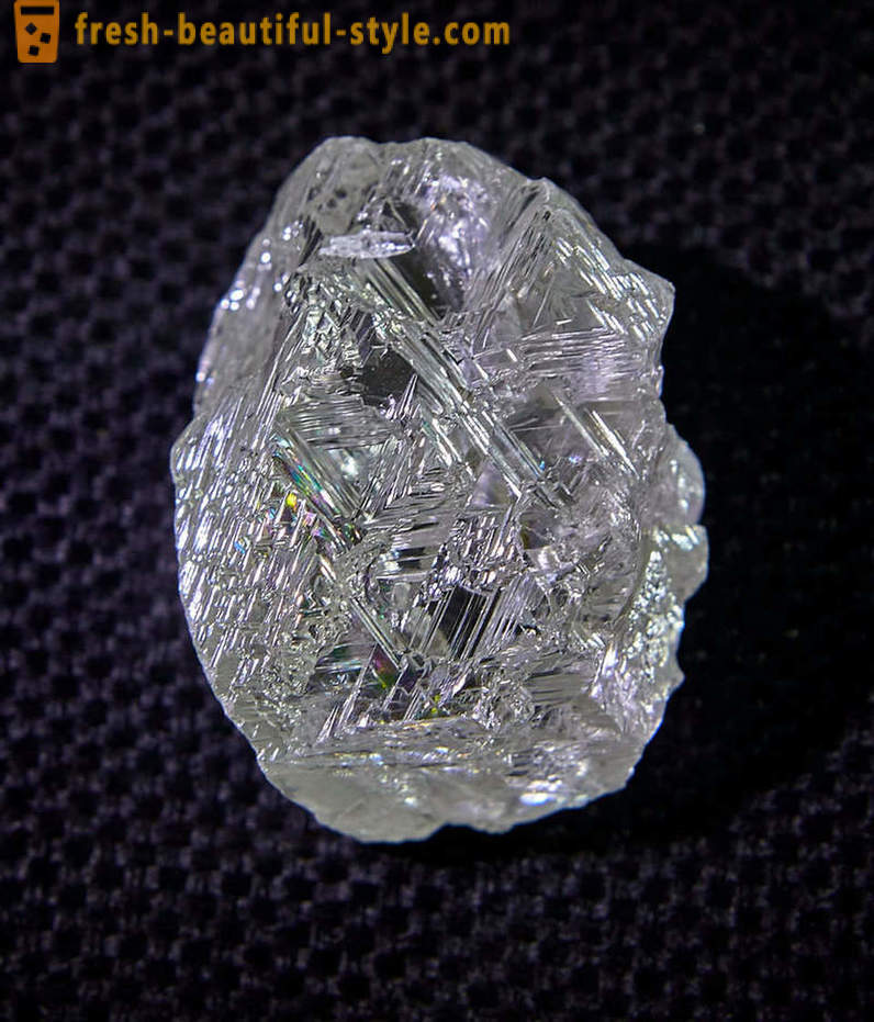 Di Yakutia mendapati berlian unik seberat hampir 200 karat