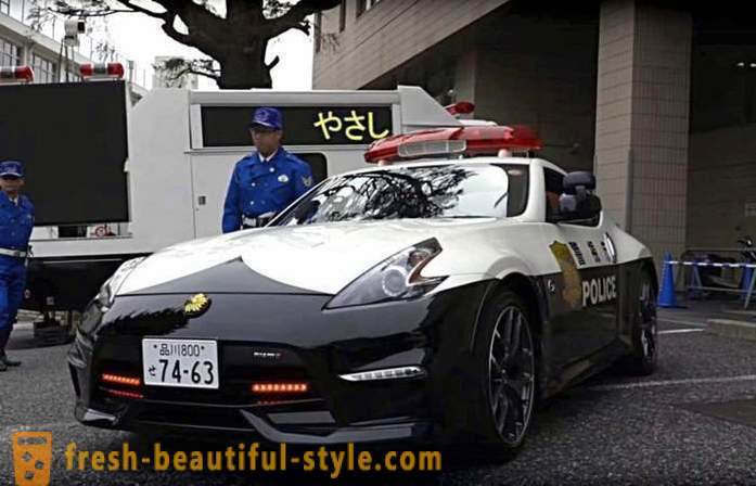 Curam kereta polis Jepun