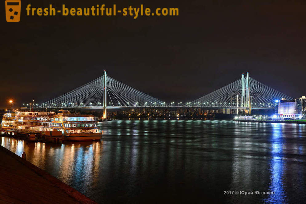 Kecantikan Magic jambatan St. Petersburg