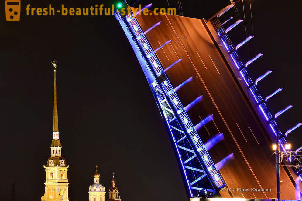 Kecantikan Magic jambatan St. Petersburg