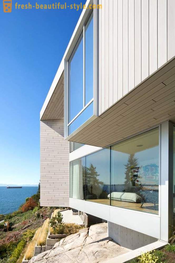 Seni bina dan bahagian dalam rumah oleh laut dalam West Vancouver