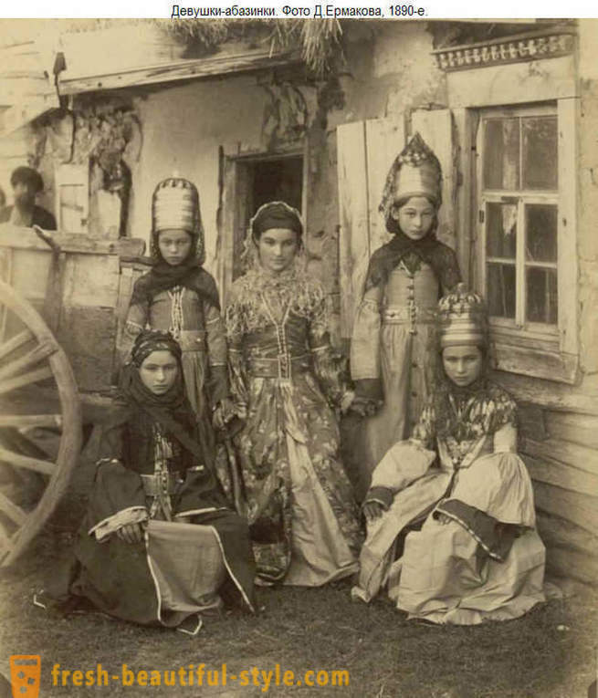 Apakah kumpulan etnik di Persekutuan Rusia dipanggil yang paling indah