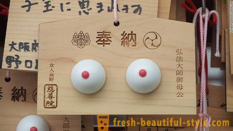 Di Jepun, terdapat sebuah kuil khusus untuk payudara wanita, dan itulah denda