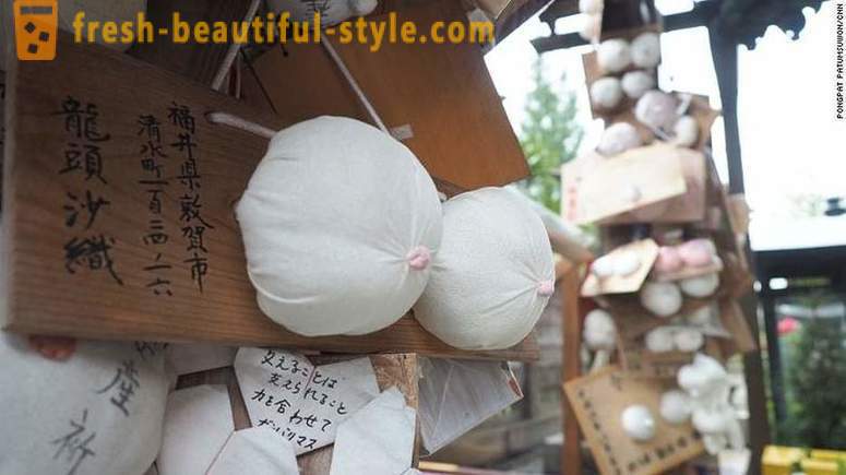 Di Jepun, terdapat sebuah kuil khusus untuk payudara wanita, dan itulah denda