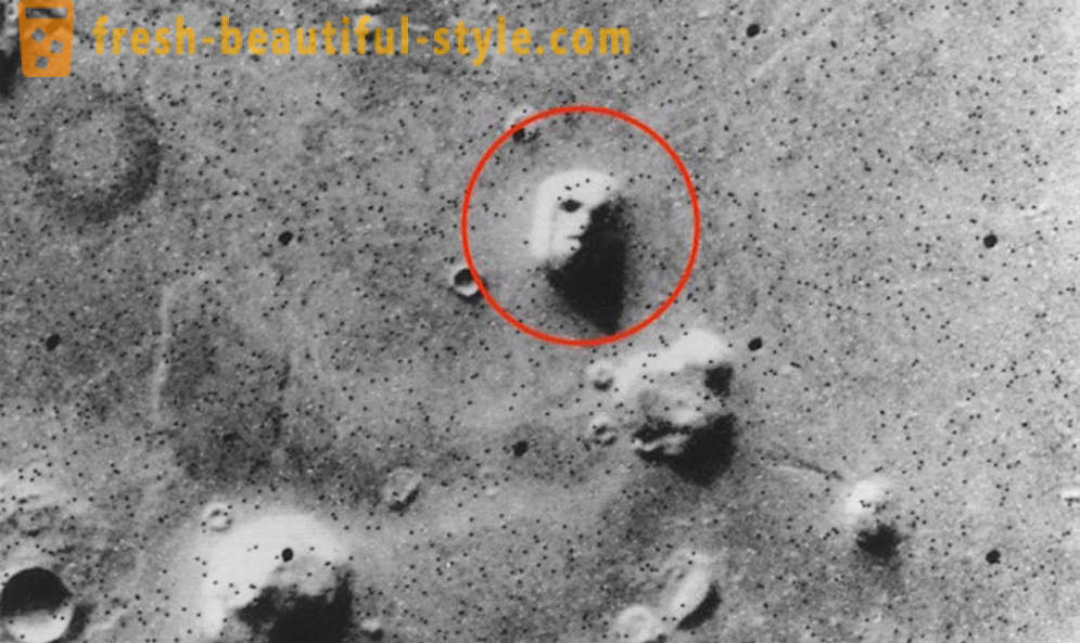 Gambar-gambar pelik dari angkasa lepas
