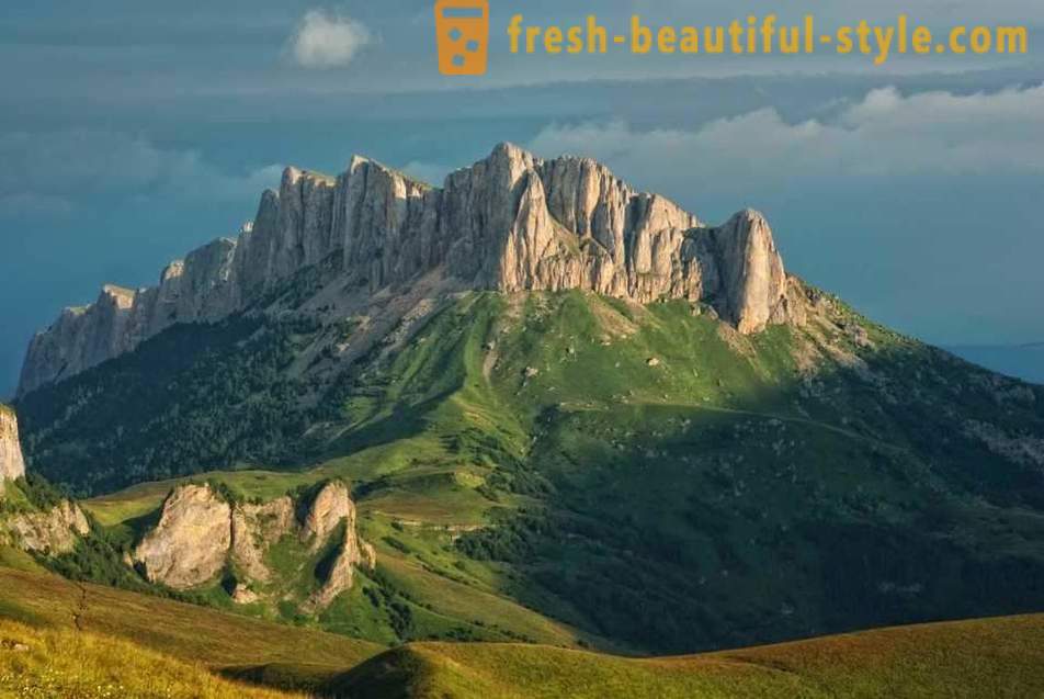 8 gunung yang paling indah Rusia bahawa ia tergoda untuk menakluk