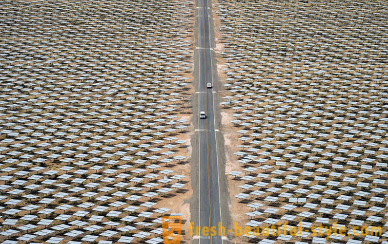 Bagaimana loji kuasa solar dalam yang terbesar di dunia