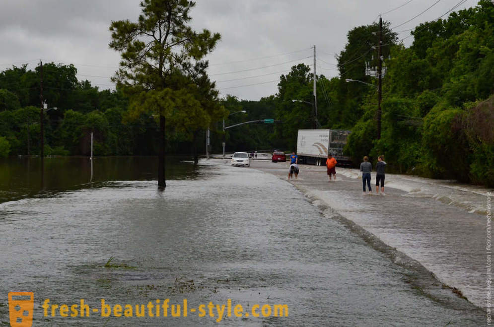 Banjir bersejarah di Houston