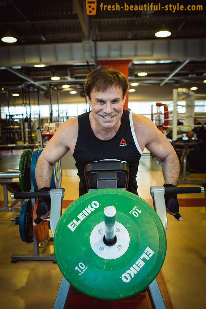 Efim Shifrin pada ulang tahun ke-60 udelal Schwarzenegger