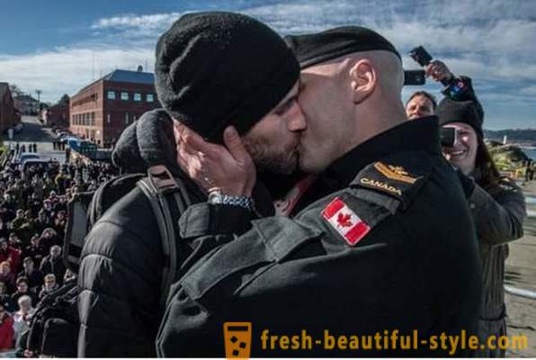 Ciuman agama ditangkap pada filem fotografi