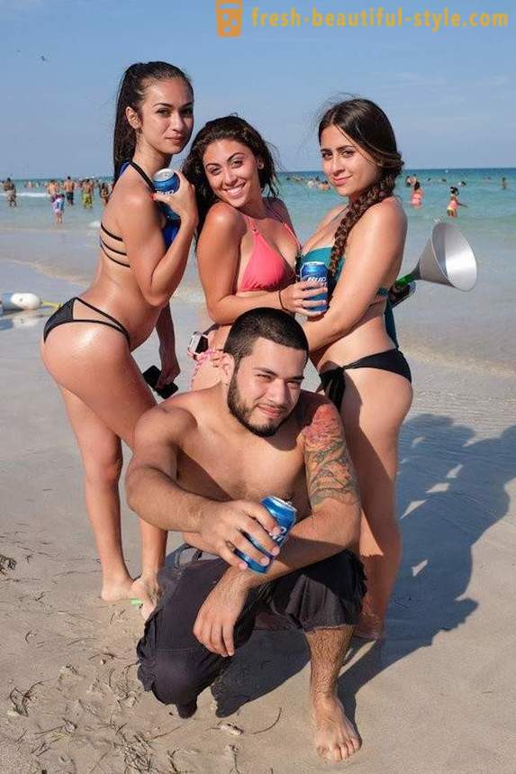 Sebagai pelajar Amerika menghabiskan percutian mereka di Miami