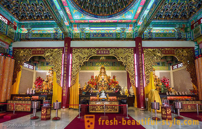 Lawatan ke Hindu dan Cina kuil di Kuala Lumpur