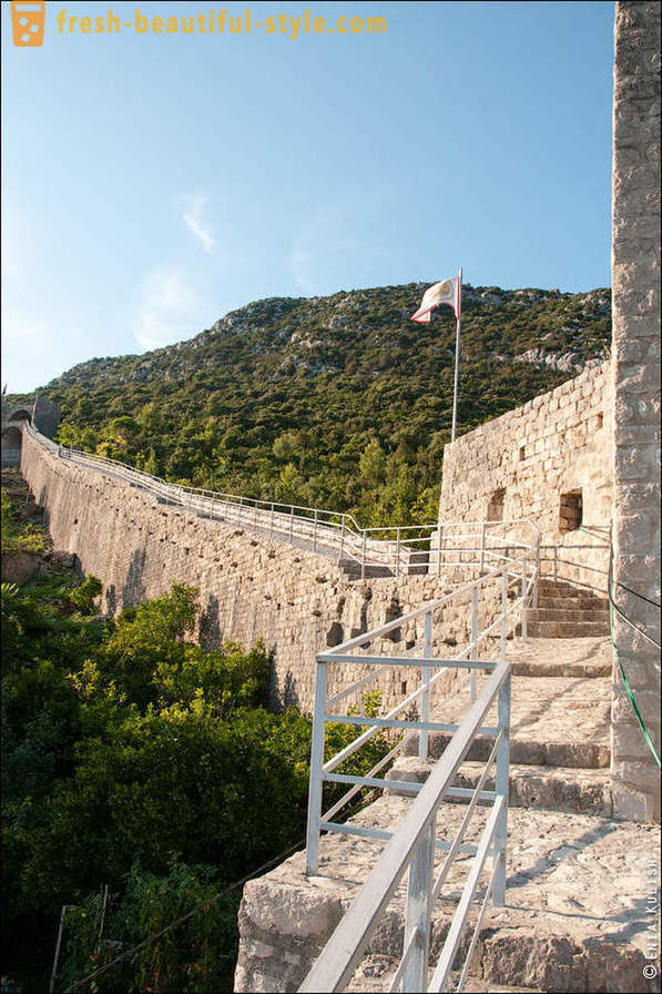 Berjalan di atas Wall of China Croatian semenanjung