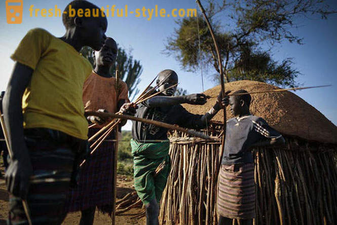 Pemanah suku Pokot dari Kenya