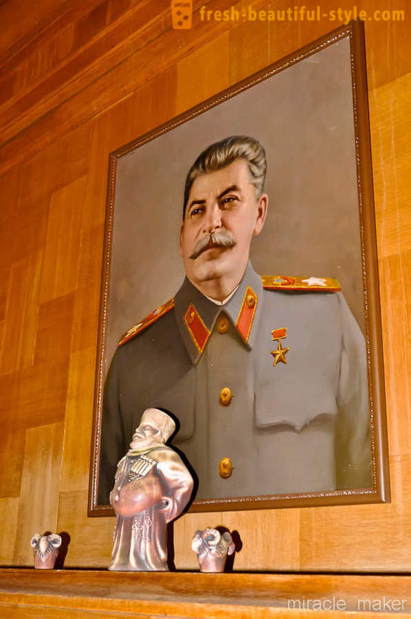 Lawatan ke dacha Stalin