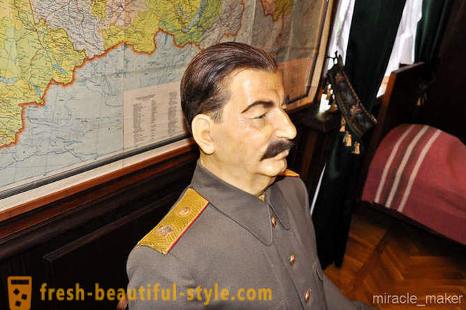 Lawatan ke dacha Stalin