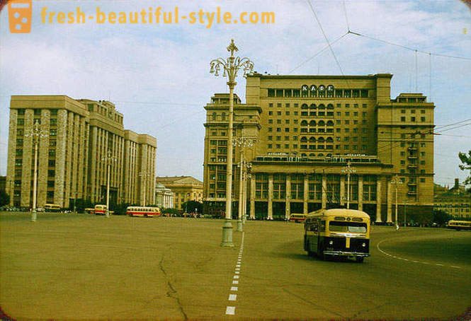 Moscow, 1956, dalam gambar Jacques Dyupake