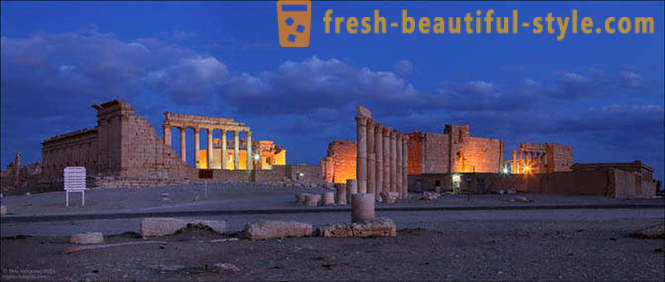 Palmyra - sebuah bandar yang besar di padang pasir