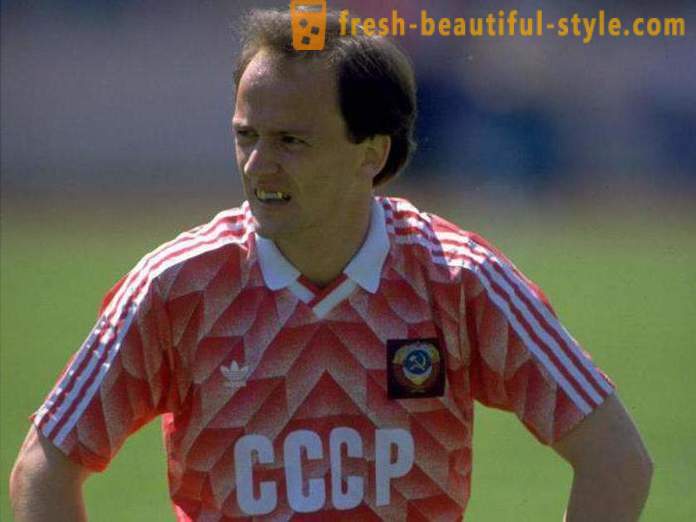 Igor Belanov, pemain bola sepak: biografi, kerjaya sukan
