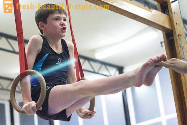 Cincin Gimnastik - satu alat yang berkesan untuk latihan kekuatan